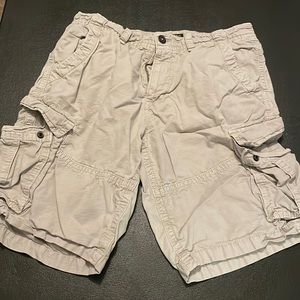 Light khaki cargo shorts American eagle